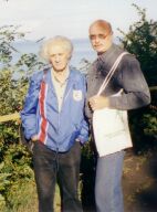 Буров Юрий Михайлович и Карнаух Григорий Ефимович на Симпозиуме по химической физике, Туапсе, 2002.